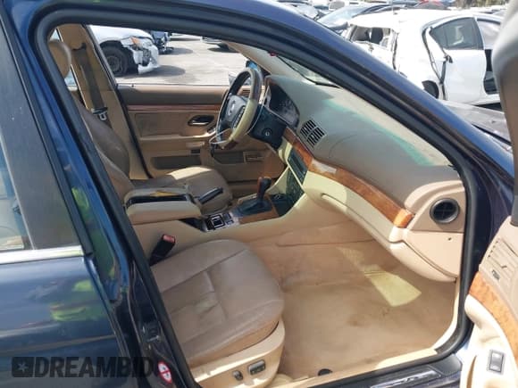 ✅ 2002 BMW 5 Series 525i • VIN: WBADT43492GY44043 • Lot: 42338549. Listed on IAAI with 182,042 mi. Free auction sales archive from the USA and detailed vehicle history report at DreamBid. Image 5.