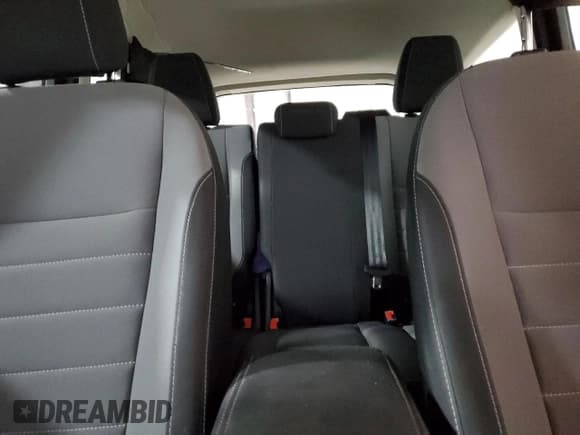 ✅ 2019 Ford Escape S • VIN: 1FMCU0F73KUA75840 • Lot: 86192625. Wystawiony na Copart z przebiegiem 79 161 mil. Bezpłatny archiwum sprzedaży aukcyjnych z USA i szczegółowy raport historii pojazdu na DreamBid. Zdjęcie 10.