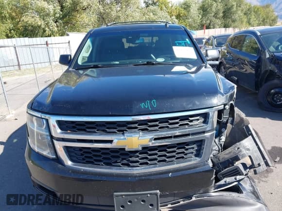 ✅ 2015 Chevrolet Suburban LT • VIN: 1GNSKJKC9FR260540 • Lot: 43432262. Wystawiony na IAAI z przebiegiem 224 877 mil. Bezpłatny archiwum sprzedaży aukcyjnych z USA i szczegółowy raport historii pojazdu na DreamBid. Zdjęcie 13.