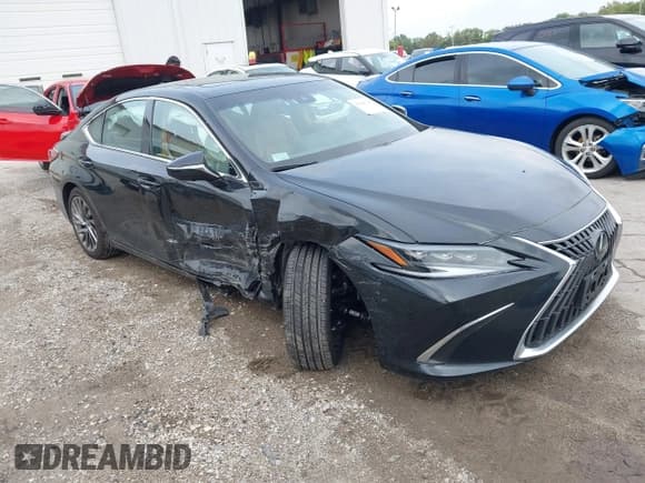 ✅ 2025 Lexus ES 300h Ultra Luxury • VIN: 58AFA1C14SU067458 • Lot: 43298745. Wystawiony na IAAI z przebiegiem 3 763 mil. Bezpłatny archiwum sprzedaży aukcyjnych z USA i szczegółowy raport historii pojazdu na DreamBid. Zdjęcie 1.