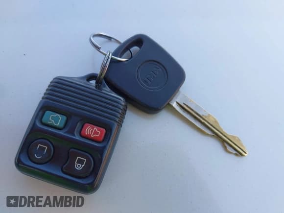 ✅ 2004 Ford Explorer XLT • VIN: 1FMDU63W74ZA53848 • Lot: 43787058. Wystawiony na IAAI z przebiegiem 200 611 mil. Bezpłatny archiwum sprzedaży aukcyjnych z USA i szczegółowy raport historii pojazdu na DreamBid. Zdjęcie 11.