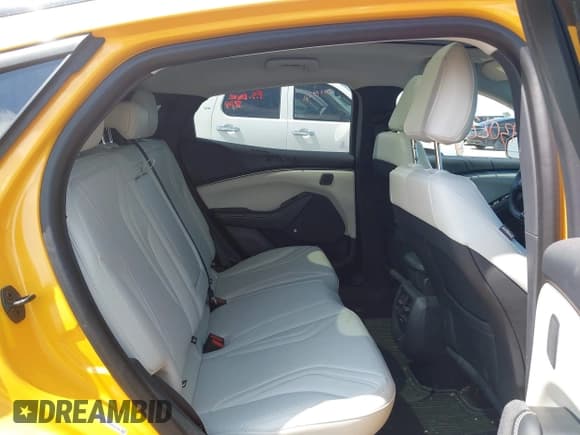 ✅ 2022 Ford Mustang Mach-E Premium • VIN: 3FMTK3SS0NMA27593 • Lot: 43022729. Listed on IAAI with 32,119 mi. Free auction sales archive from the USA and detailed vehicle history report at DreamBid. Image 8.