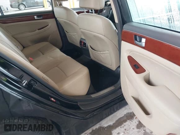 ✅ 2012 Hyundai Genesis 3.8L • VIN: KMHGC4DD3CU178908 • Лот: 43565782. Опубликован ранее на IAAI с пробегом 153 199 миль. Бесплатный доступ к архиву аукционных продаж из США и подробный отчёт об истории автомобиля на DreamBid. Изображение 8.