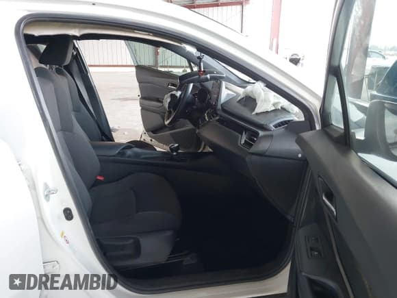 ✅ 2019 Toyota C-HR LE • VIN: NMTKHMBX4KR099486 • Lot: 43678331. Listed on IAAI with 299,670 mi. Free auction sales archive from the USA and detailed vehicle history report at DreamBid. Image 5.