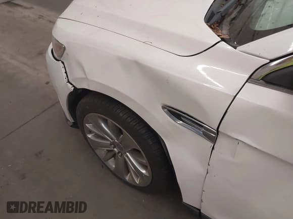 ✅ 2011 Ford Taurus Limited • VIN: 1FAHP2FW4BG120180 • Lot: 43318478. Listed on IAAI with 196,414 mi. Free auction sales archive from the USA and detailed vehicle history report at DreamBid. Image 13.