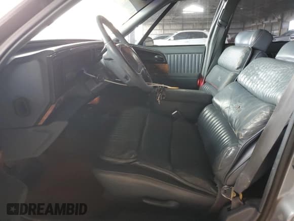 ✅ 1996 Buick Park Avenue • VIN: 1G4CW52K7TH605139 • Lot: 86184955. Wystawiony na Copart z przebiegiem 159 683 mil. Bezpłatny archiwum sprzedaży aukcyjnych z USA i szczegółowy raport historii pojazdu na DreamBid. Zdjęcie 7.