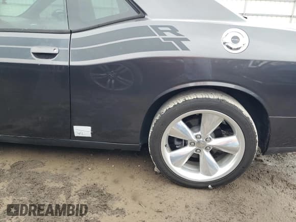 ✅ 2014 Dodge Challenger R/T Classic • VIN: 2C3CDYBT6EH196735 • Lot: 76227254. Wystawiony na Copart z przebiegiem 89 575 mil. Bezpłatny archiwum sprzedaży aukcyjnych z USA i szczegółowy raport historii pojazdu na DreamBid. Zdjęcie 12.