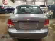 2006 Chevrolet Aveo LS z VIN KL1TD56646B553734, wystawiony jako Copart lot #88496205 z przebiegiem 156 610 mil mil oraz Czysty tytuł • Clean title. Historia ofert i sprzedaży dostępna na DreamBid. Obrazek 6.