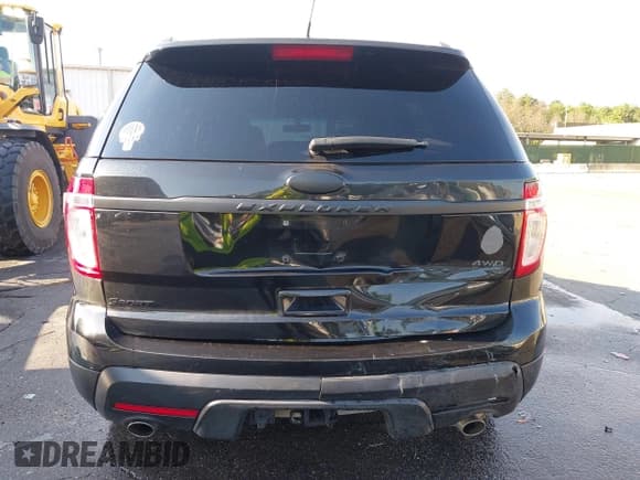 ✅ 2011 Ford Explorer • VIN: 1FMHK8B88BGA03166 • Lot: 42623960. Listed on IAAI with 180,486 mi. Free auction sales archive from the USA and detailed vehicle history report at DreamBid. Image 16.