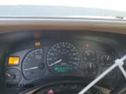 ✅ 2001 Chevrolet Silverado 2500HD LS • VIN: 1GCHK23UX1F192551 • Lot: 83001994. Wystawiony na Copart z przebiegiem 241 641 mil. Bezpłatny archiwum sprzedaży aukcyjnych z USA i szczegółowy raport historii pojazdu na DreamBid. Zdjęcie 9.