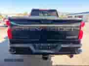 2020 Chevrolet Silverado 3500HD High Country z VIN 1GC4YVEYXLF105443, wystawiony jako Copart lot #91819785 z przebiegiem 76 561 mil mil oraz Szkoda całkowita • Salvage title. Historia ofert i sprzedaży dostępna na DreamBid. Obrazek 6.