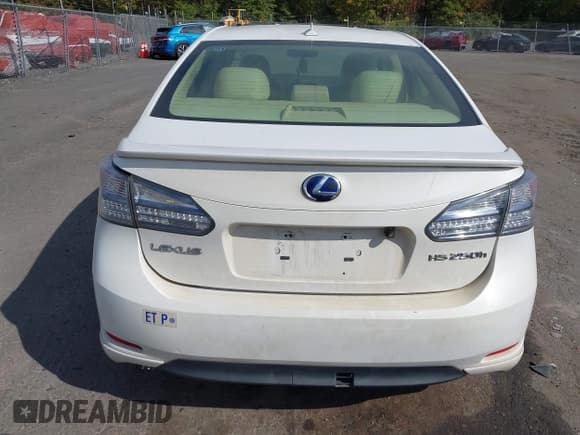 ✅ 2010 Lexus HS 250h Premium • VIN: JTHBB1BA1A2014492 • Lot: 43390649. Listed on IAAI with 249,080 mi. Free auction sales archive from the USA and detailed vehicle history report at DreamBid. Image 16.