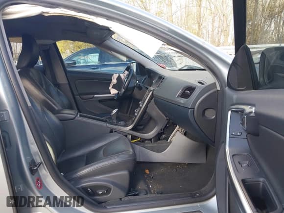 ✅ 2013 Volvo S60 T5 Premier • VIN: YV1612FS2D2205609 • Lot: 43649381. Listed on IAAI with 107,654 mi. Free auction sales archive from the USA and detailed vehicle history report at DreamBid. Image 5.