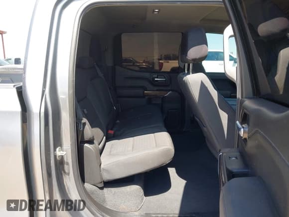 ✅ 2021 Chevrolet Silverado 1500 RST • VIN: 1GCPWDEDXMZ404120 • Lot: 41966224. Wystawiony na IAAI z przebiegiem 141 668 mil. Bezpłatny archiwum sprzedaży aukcyjnych z USA i szczegółowy raport historii pojazdu na DreamBid. Zdjęcie 8.