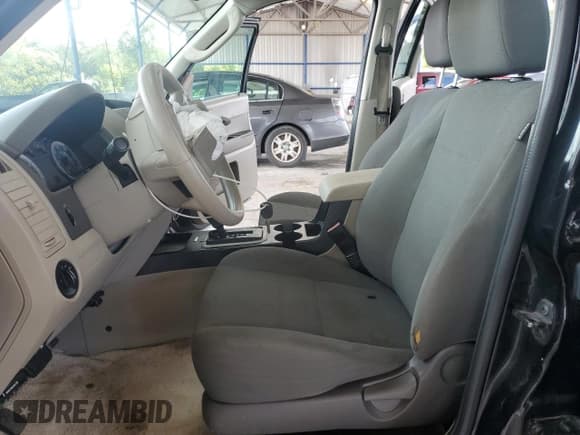 ✅ 2009 Ford Escape XLS • VIN: 1FMCU02779KA62293 • Лот: 68166525. Опубликован ранее на Copart с пробегом 168 371 миль. Бесплатный доступ к архиву аукционных продаж из США и подробный отчёт об истории автомобиля на DreamBid. Изображение 7.