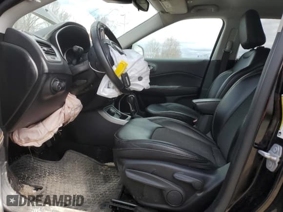 ✅ 2019 Jeep Compass Latitude • VIN: 3C4NJDBB5KT767907 • Lot: 53292015. Listed on Copart with 116,072 mi. Free auction sales archive from the USA and detailed vehicle history report at DreamBid. Image 8.