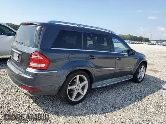 ✅ 2010 Mercedes-Benz GL 550 • VIN: 4JGBF8GE2AA575201 • Lot: 71621365. Wystawiony na Copart z przebiegiem 208 472 mil. Bezpłatny archiwum sprzedaży aukcyjnych z USA i szczegółowy raport historii pojazdu na DreamBid. Zdjęcie 3.