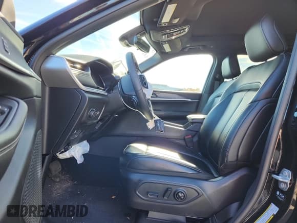 ✅ 2024 Jeep Grand Cherokee Limited • VIN: 1C4RJKBG7R8625973 • Lot: 91216595. Wystawiony na Copart z przebiegiem Nie podano. Bezpłatny archiwum sprzedaży aukcyjnych z USA i szczegółowy raport historii pojazdu na DreamBid. Zdjęcie 7.