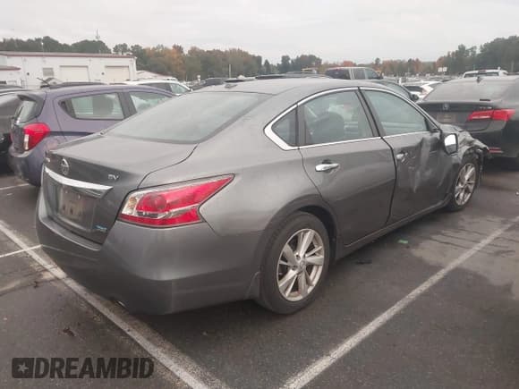 ✅ 2014 Nissan Altima S • VIN: 1N4AL3APXEC192306 • Lot: 43521481. Wystawiony na IAAI z przebiegiem 48 776 mil. Bezpłatny archiwum sprzedaży aukcyjnych z USA i szczegółowy raport historii pojazdu na DreamBid. Zdjęcie 4.