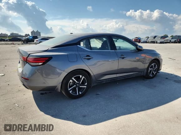 ✅ 2025 Nissan Sentra SV • VIN: 3N1AB8CV1SY315017 • Lot: 70719135. Listed on Copart with 4,940 mi. Free auction sales archive from the USA and detailed vehicle history report at DreamBid. Image 3.