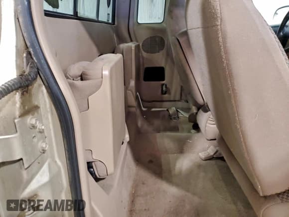 ✅ 1999 Ford Ranger XL • VIN: 1FTZR15V2XPB02683 • Lot: 95176485. Wystawiony na Copart z przebiegiem 224 586 mil. Bezpłatny archiwum sprzedaży aukcyjnych z USA i szczegółowy raport historii pojazdu na DreamBid. Zdjęcie 10.