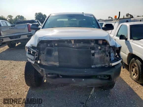 ✅ 2018 Ram 2500 Tradesman • VIN: 3C6UR5HL8JG184482 • Lot: 66301955. Wystawiony na Copart z przebiegiem 122 745 mil. Bezpłatny archiwum sprzedaży aukcyjnych z USA i szczegółowy raport historii pojazdu na DreamBid. Zdjęcie 5.