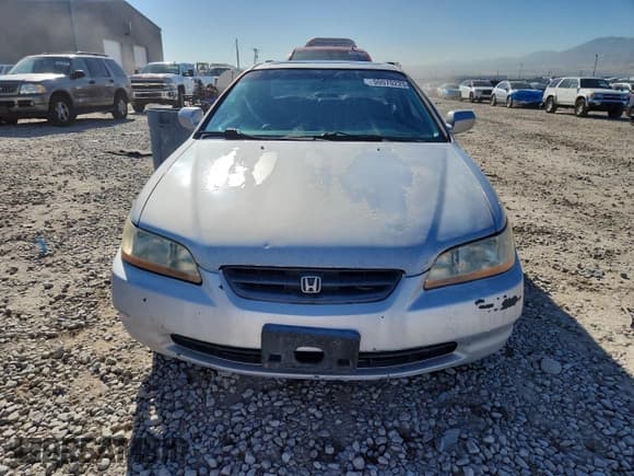 ✅ 2000 Honda Accord EX • VIN: 1HGCG2252YA044019 • Lot: 90070225. Wystawiony na Copart z przebiegiem 298 507 mil. Bezpłatny archiwum sprzedaży aukcyjnych z USA i szczegółowy raport historii pojazdu na DreamBid. Zdjęcie 5.