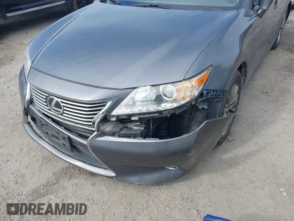✅ 2015 Lexus ES 330 • VIN: JTHBK1GG2F2199737 • Лот: 43445367. Опубликован ранее на IAAI с пробегом 211 881 миль. Бесплатный доступ к архиву аукционных продаж из США и подробный отчёт об истории автомобиля на DreamBid. Изображение 6.