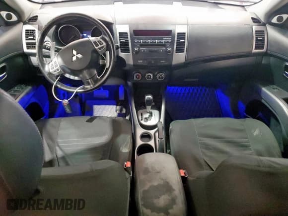 ✅ 2012 Mitsubishi Outlander SE • VIN: JA4AS3AW4CU001923 • Lot: 70330735. Wystawiony na Copart z przebiegiem 202 781 mil. Bezpłatny archiwum sprzedaży aukcyjnych z USA i szczegółowy raport historii pojazdu na DreamBid. Zdjęcie 8.