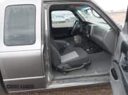 ✅ 2007 Ford Ranger STX • VIN: 1FTYR44U27PA13430 • Lot: 43525969. Wystawiony na IAAI z przebiegiem 174 253 mil. Bezpłatny archiwum sprzedaży aukcyjnych z USA i szczegółowy raport historii pojazdu na DreamBid. Zdjęcie 5.