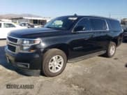 ✅ 2017 Chevrolet Suburban LT • VIN: 1GNSCHKC7HR220238 • Lot: 82835514. Wystawiony na Copart z przebiegiem 144 297 mil. Bezpłatny archiwum sprzedaży aukcyjnych z USA i szczegółowy raport historii pojazdu na DreamBid. Zdjęcie 1.