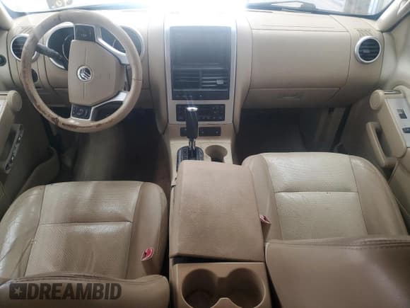 ✅ 2006 Mercury Mountaineer Luxury • VIN: 4M2EU37E46UJ24927 • Lot: 91123085. Wystawiony na Copart z przebiegiem 203 039 mil. Bezpłatny archiwum sprzedaży aukcyjnych z USA i szczegółowy raport historii pojazdu na DreamBid. Zdjęcie 8.