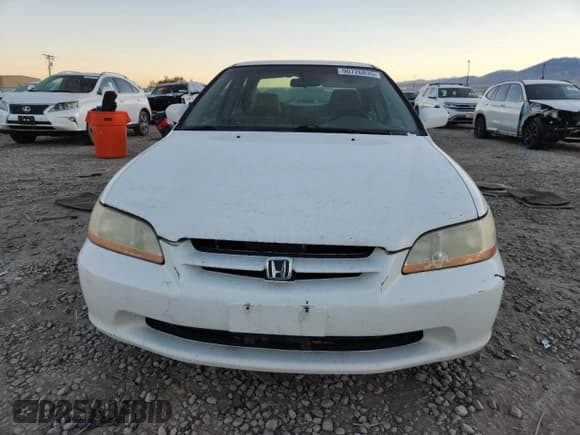 ✅ 1998 Honda Accord LX • VIN: 1HGCG5642WA123237 • Lot: 90726835. Listed on Copart with 203,394 mi. Free auction sales archive from the USA and detailed vehicle history report at DreamBid. Image 5.