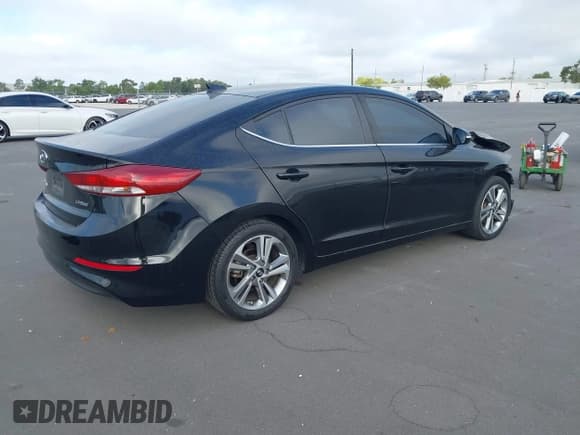 ✅ 2018 Hyundai Elantra Value Edition • VIN: KMHD84LF0JU449461 • Lot: 43531047. Listed on IAAI with 86,269 mi. Free auction sales archive from the USA and detailed vehicle history report at DreamBid. Image 4.