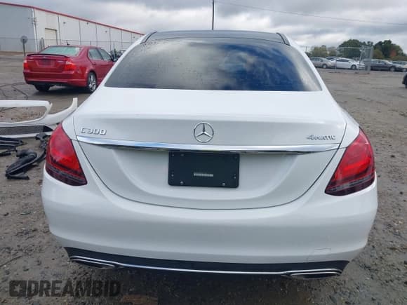 ✅ 2019 Mercedes-Benz C 300 • VIN: 55SWF8EB6KU292287 • Lot: 43535993. Listed on IAAI with 56,743 mi. Free auction sales archive from the USA and detailed vehicle history report at DreamBid. Image 17.