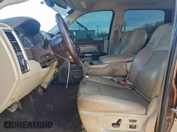 ✅ 2013 Ram 2500 Laramie • VIN: 3C6UR5NL0DG513572 • Lot: 95294495. Wystawiony na Copart z przebiegiem 276 428 mil. Bezpłatny archiwum sprzedaży aukcyjnych z USA i szczegółowy raport historii pojazdu na DreamBid. Zdjęcie 7.