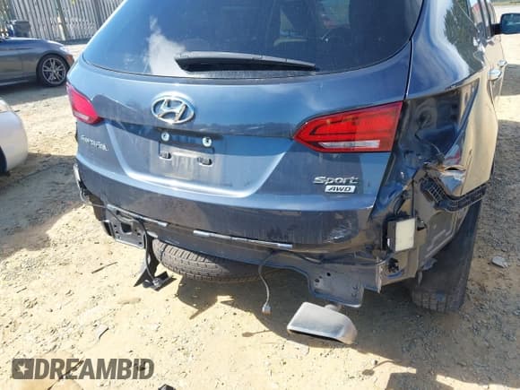 ✅ 2018 Hyundai Santa Fe 2.4L • VIN: 5NMZUDLBXJH059736 • Лот: 43445713. Опубликован ранее на IAAI с пробегом 138 393 миль. Бесплатный доступ к архиву аукционных продаж из США и подробный отчёт об истории автомобиля на DreamBid. Изображение 6.