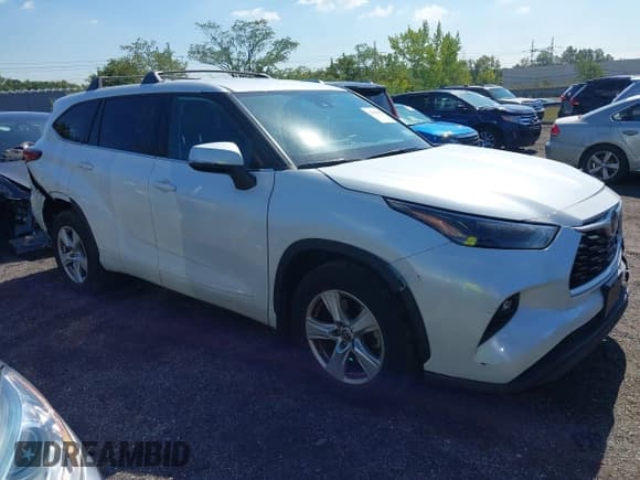 ✅ 2022 Toyota Highlander LE • VIN: 5TDBZRBH4NS215584 • Лот: 43204692. Опубликован ранее на IAAI с пробегом 44 048 миль. Бесплатный доступ к архиву аукционных продаж из США и подробный отчёт об истории автомобиля на DreamBid. Изображение 1.