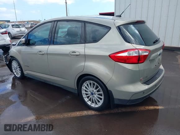✅ 2015 Ford C-Max SE • VIN: 1FADP5AU5FL120692 • Lot: 41590616. Wystawiony na IAAI z przebiegiem 102 381 mil. Bezpłatny archiwum sprzedaży aukcyjnych z USA i szczegółowy raport historii pojazdu na DreamBid. Zdjęcie 3.