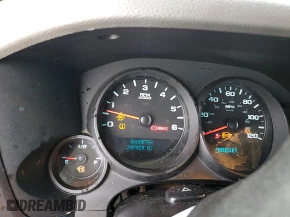 ✅ 2010 GMC Sierra 1500 • VIN: 1GTSCTEA9AZ180658 • Lot: 54943335. Wystawiony na Copart z przebiegiem 297 929 mil. Bezpłatny archiwum sprzedaży aukcyjnych z USA i szczegółowy raport historii pojazdu na DreamBid. Zdjęcie 9.