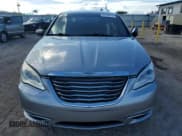 ✅ 2013 Chrysler 200 Limited • VIN: 1C3CCBCG5DN706600 • Лот: 82140215. Опубликован ранее на Copart с пробегом 115 765 миль. Бесплатный доступ к архиву аукционных продаж из США и подробный отчёт об истории автомобиля на DreamBid. Изображение 5.