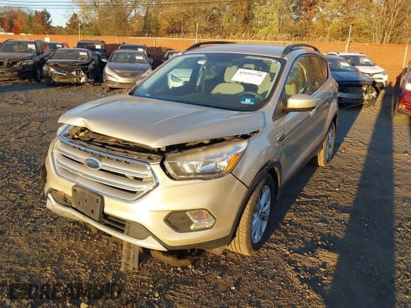 ✅ 2018 Ford Escape SE • VIN: 1FMCU0GD5JUA93856 • Lot: 43591250. Listed on IAAI with 51,272 mi. Free auction sales archive from the USA and detailed vehicle history report at DreamBid. Image 6.