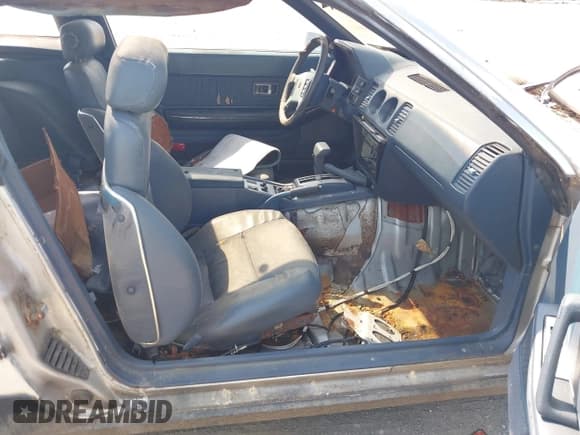 ✅ 1987 Nissan 300ZX GS • VIN: JN1HZ16S1HX120631 • Lot: 43181525. Listed on IAAI with 118,097 mi. Free auction sales archive from the USA and detailed vehicle history report at DreamBid. Image 5.