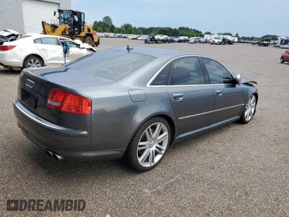 ✅ 2007 Audi S8 • VIN: WAUPN44E77N016235 • Lot: 69075415. Wystawiony na Copart z przebiegiem 100 626 mil. Bezpłatny archiwum sprzedaży aukcyjnych z USA i szczegółowy raport historii pojazdu na DreamBid. Zdjęcie 3.