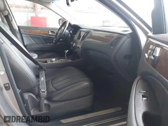 ✅ 2011 Hyundai Equus Ultimate • VIN: KMHGH4JF2BU029458 • Lot: 42507372. Wystawiony na IAAI z przebiegiem 162 587 mil. Bezpłatny archiwum sprzedaży aukcyjnych z USA i szczegółowy raport historii pojazdu na DreamBid. Zdjęcie 5.