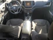 ✅ 2017 Jeep Cherokee Latitude • VIN: 1C4PJLCBXHW644477 • Lot: 86299595. Wystawiony na Copart z przebiegiem 123 838 mil. Bezpłatny archiwum sprzedaży aukcyjnych z USA i szczegółowy raport historii pojazdu na DreamBid. Zdjęcie 8.