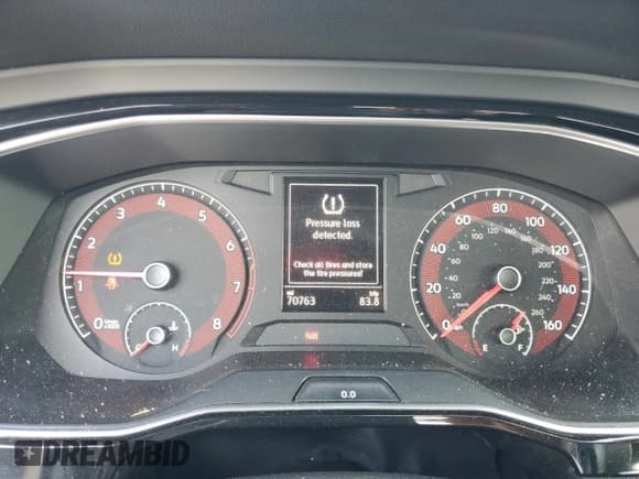 ✅ 2019 Volkswagen Jetta S • VIN: 3VW5T7BU1KM250057 • Lot: 70281595. Wystawiony na Copart z przebiegiem 70 763 mil. Bezpłatny archiwum sprzedaży aukcyjnych z USA i szczegółowy raport historii pojazdu na DreamBid. Zdjęcie 9.