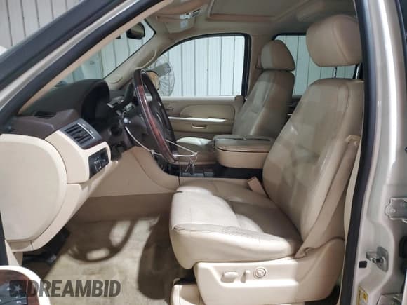✅ 2007 Cadillac Escalade ESV • VIN: 1GYFK66887R201701 • Лот: 92155995. Опубликован ранее на Copart с пробегом 192 434 миль. Бесплатный доступ к архиву аукционных продаж из США и подробный отчёт об истории автомобиля на DreamBid. Изображение 7.
