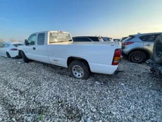 ✅ 2001 Chevrolet Silverado 1500 LS • VIN: 1GCEC19V11E232175 • Лот: 79202904. Опубликован ранее на Copart с пробегом 309 623 миль. Бесплатный доступ к архиву аукционных продаж из США и подробный отчёт об истории автомобиля на DreamBid. Изображение 2.