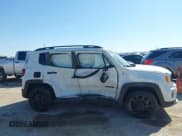 ✅ 2022 Jeep Renegade Altitude • VIN: ZACNJDE1XNPN71389 • Lot: 41831479. Wystawiony na IAAI z przebiegiem 40 170 mil. Bezpłatny archiwum sprzedaży aukcyjnych z USA i szczegółowy raport historii pojazdu na DreamBid. Zdjęcie 13.